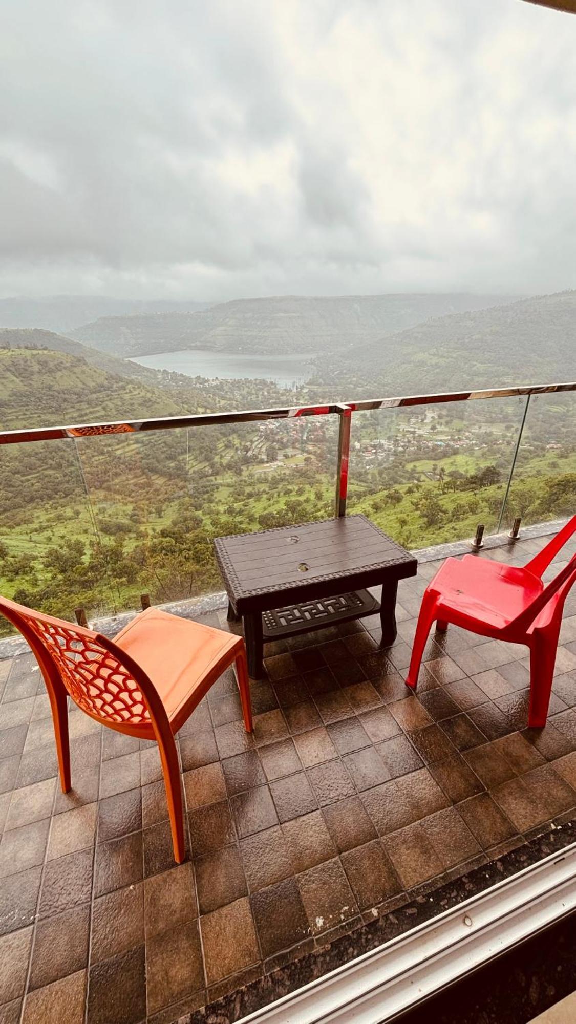 Paramount 3 Ac Bedrooms Hall Garden With Lake View Панчгані Екстер'єр фото