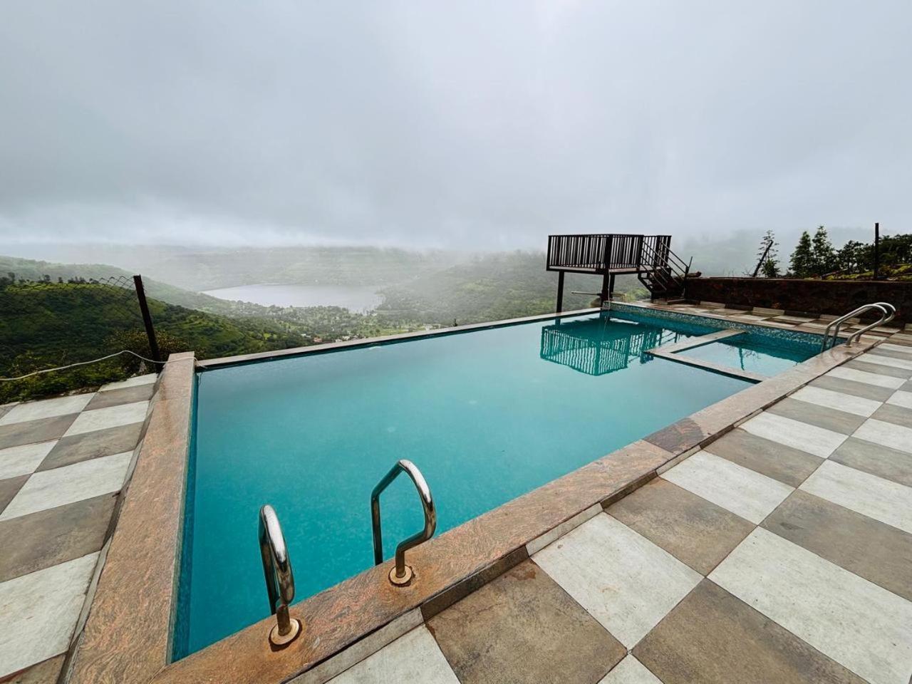 Paramount 3 Ac Bedrooms Hall Garden With Lake View Панчгані Екстер'єр фото
