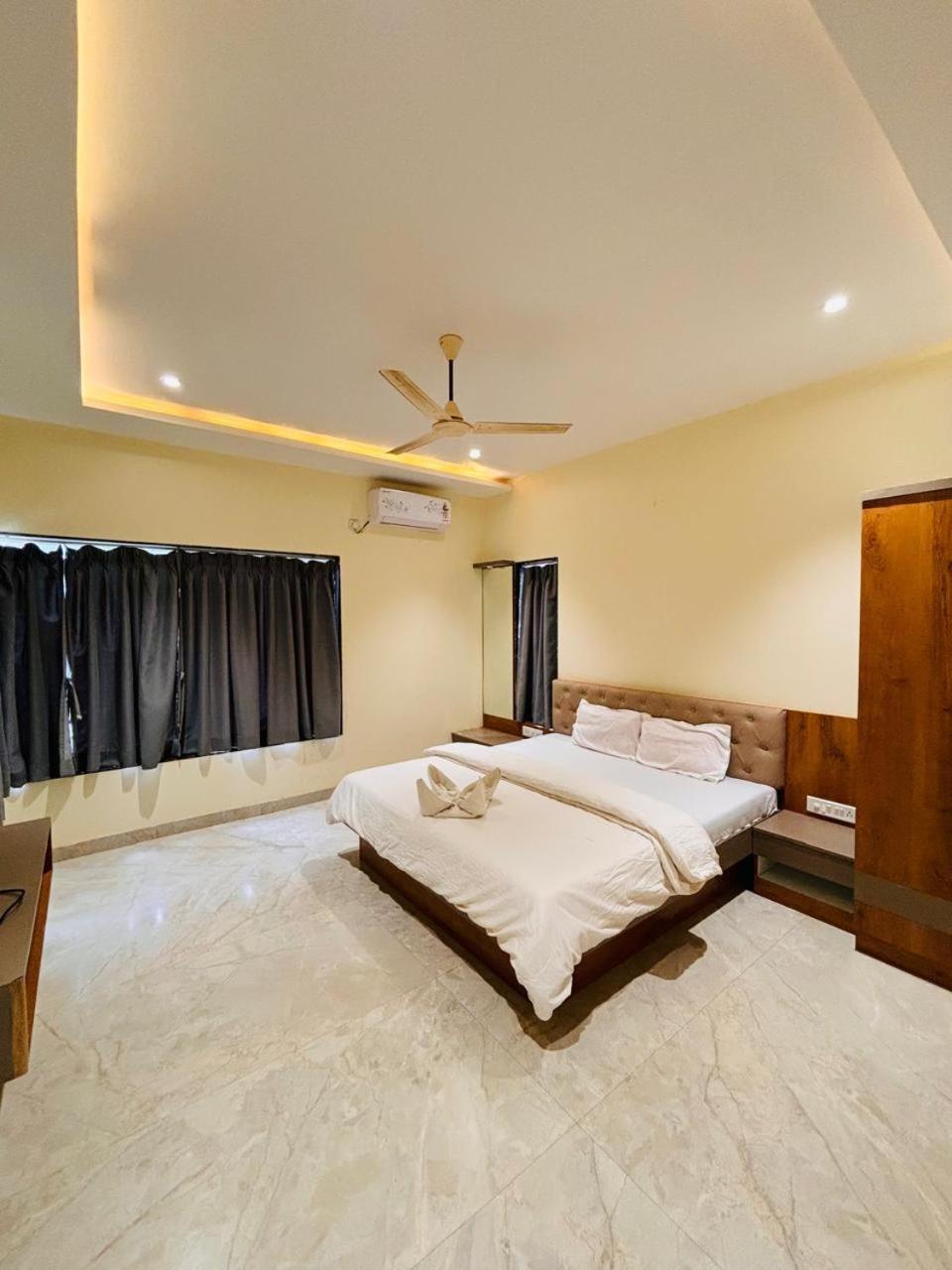Paramount 3 Ac Bedrooms Hall Garden With Lake View Панчгані Екстер'єр фото