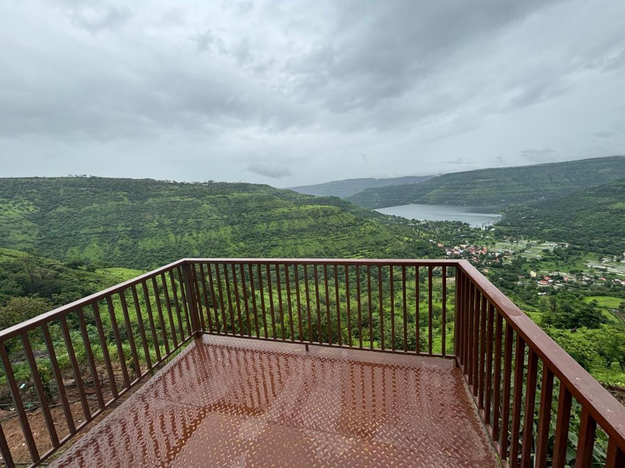 Paramount 3 Ac Bedrooms Hall Garden With Lake View Панчгані Екстер'єр фото
