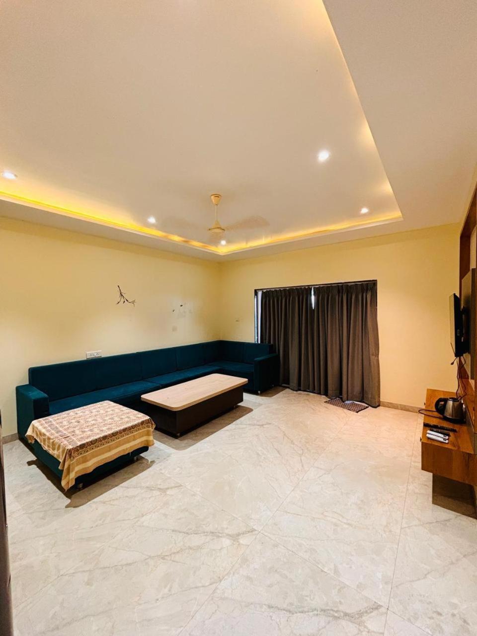 Paramount 3 Ac Bedrooms Hall Garden With Lake View Панчгані Екстер'єр фото