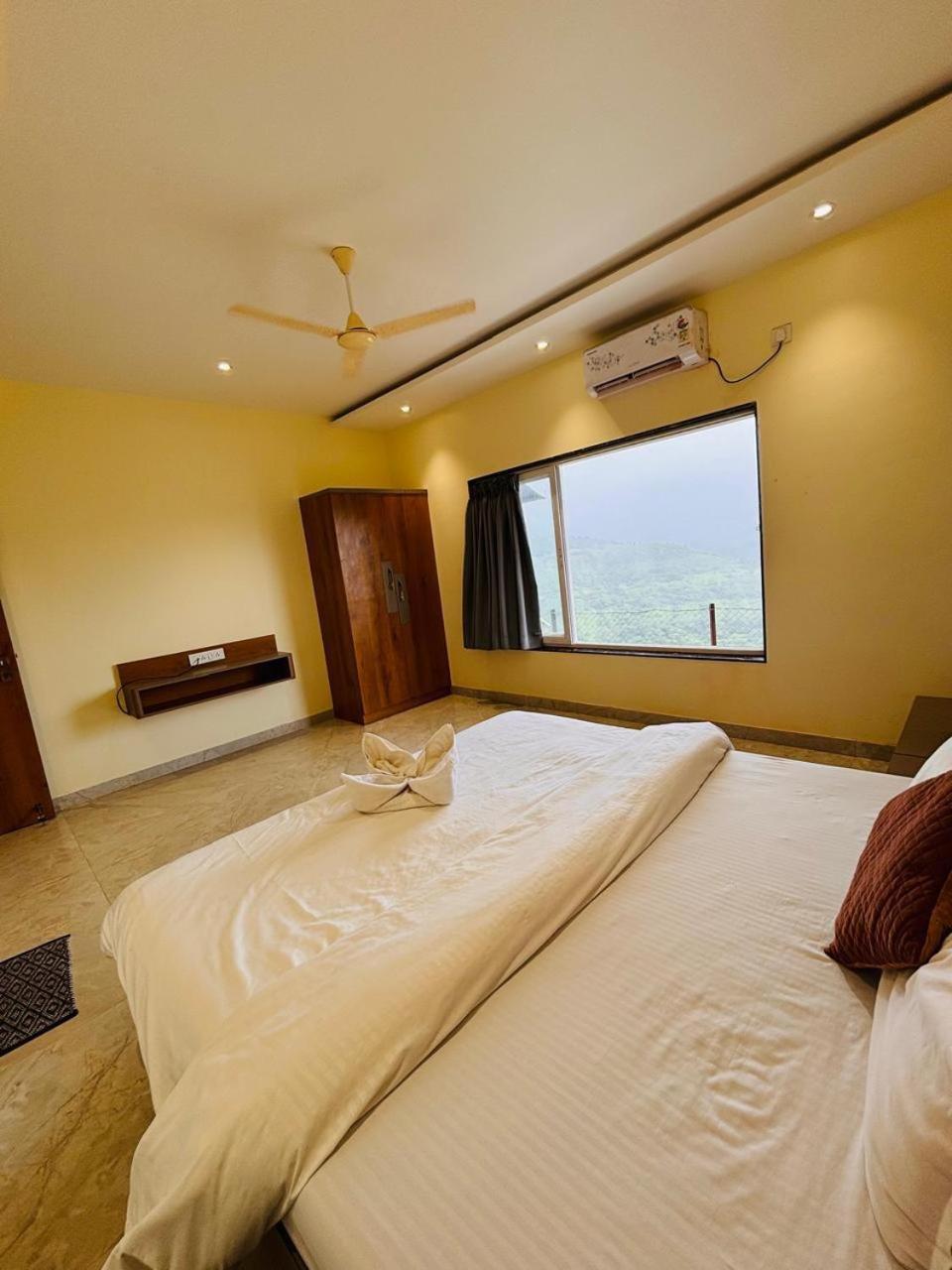 Paramount 3 Ac Bedrooms Hall Garden With Lake View Панчгані Екстер'єр фото