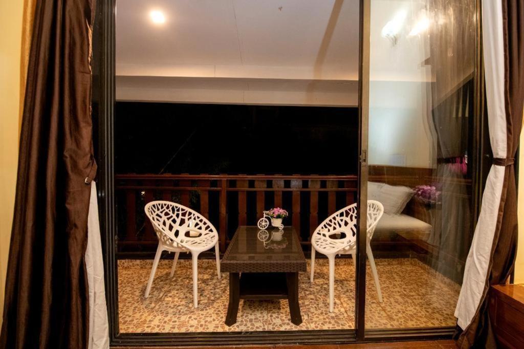 Paramount 3 Ac Bedrooms Hall Garden With Lake View Панчгані Екстер'єр фото