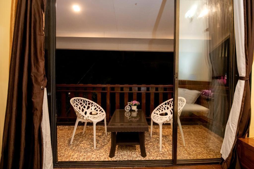 Paramount 3 Ac Bedrooms Hall Garden With Lake View Панчгані Екстер'єр фото