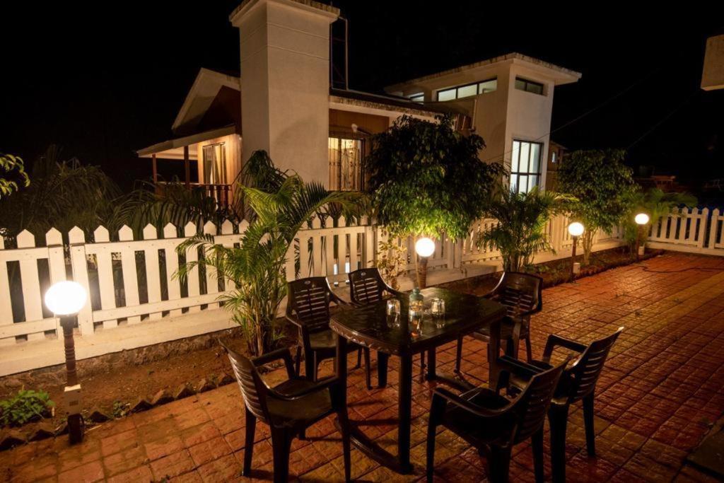 Paramount 3 Ac Bedrooms Hall Garden With Lake View Панчгані Екстер'єр фото