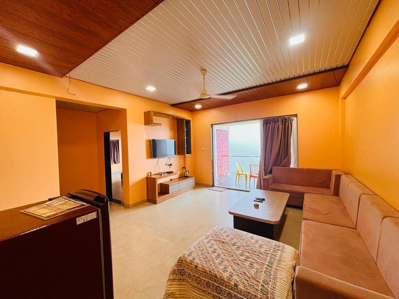 Paramount 3 Ac Bedrooms Hall Garden With Lake View Панчгані Екстер'єр фото