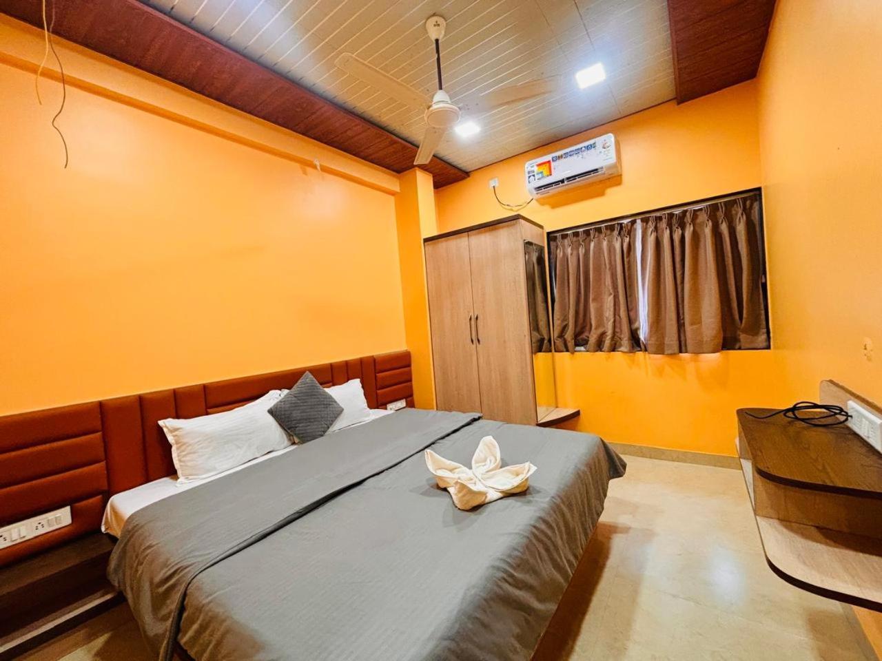 Paramount 3 Ac Bedrooms Hall Garden With Lake View Панчгані Екстер'єр фото