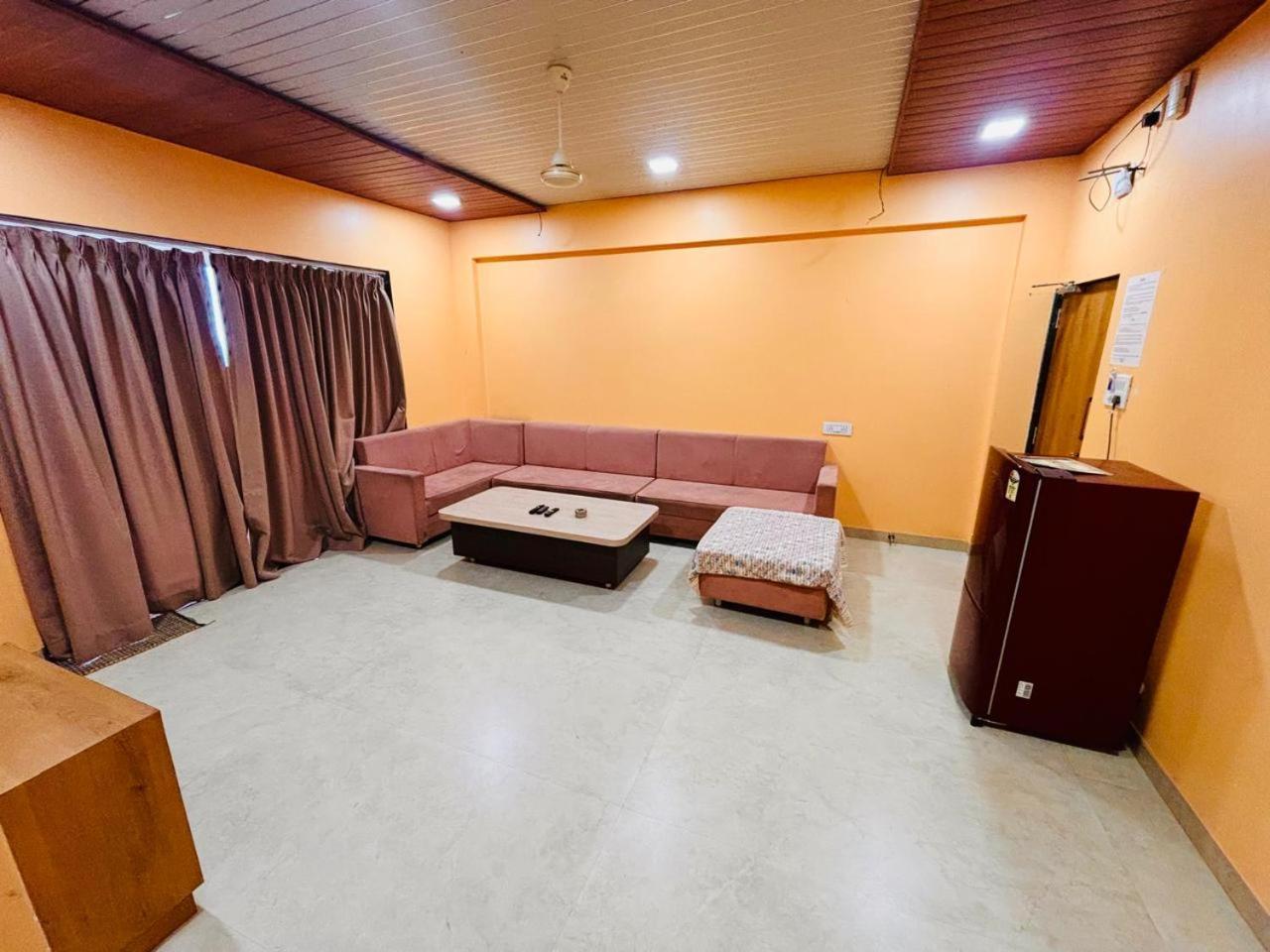 Paramount 3 Ac Bedrooms Hall Garden With Lake View Панчгані Екстер'єр фото