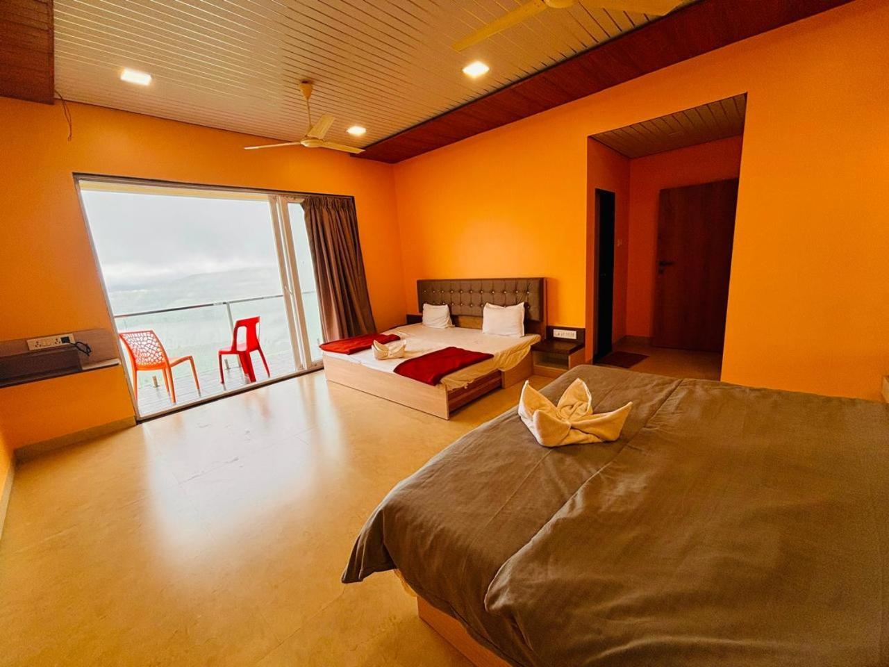 Paramount 3 Ac Bedrooms Hall Garden With Lake View Панчгані Екстер'єр фото